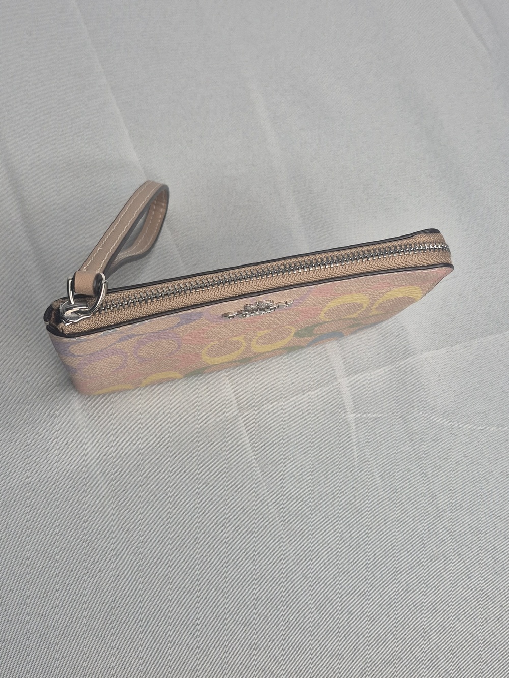 COACH Corner Zip Rainbow Signature Wristlet NWT - Picture 10 of 11
